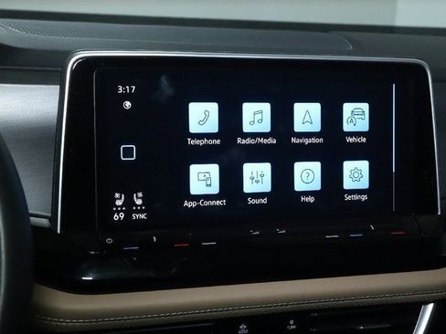 Used 2025 Volkswagen Atlas Cross Sport SE image 25