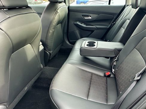 New 2026 Nissan Sentra SR w/ SR Premium Package FWD image 31