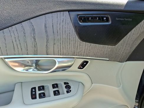 Certified 2023 Volvo XC90 B6 Plus w/ Protection Package AWD/4WD image 14