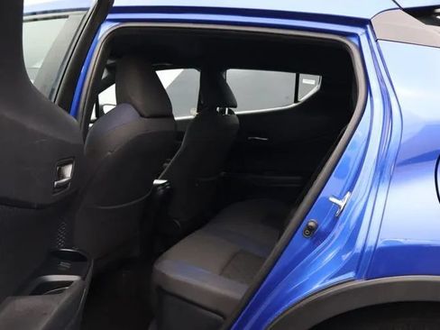 Used 2021 Toyota C-HR XLE FWD image 15