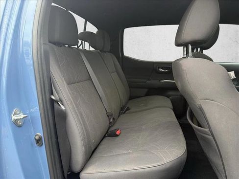 Used 2019 Toyota Tacoma TRD Off-Road image 15