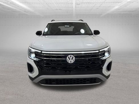 New 2026 Volkswagen Atlas Peak Edition AWD/4WD image 2