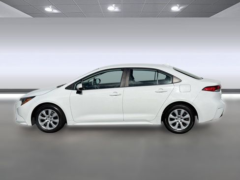 Used 2023 Toyota Corolla LE FWD image 2