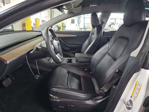 Used 2023 Tesla Model 3 Standard Range image 3
