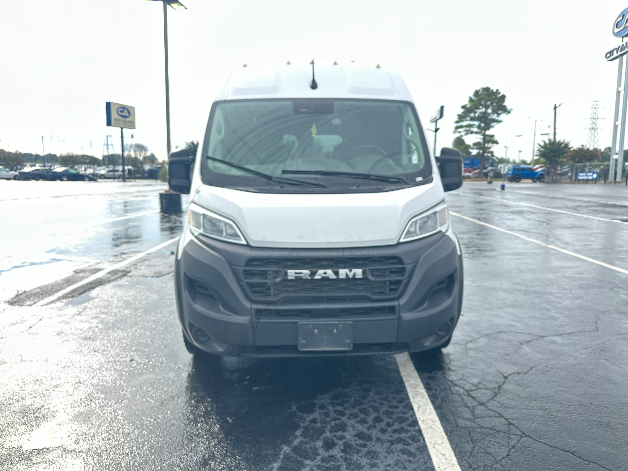 Used 2023 RAM ProMaster 2500 FWD image 2