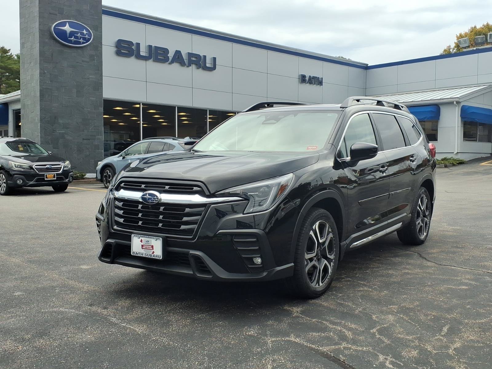 Used 2024 Subaru Ascent Limited w/ Technology Package AWD/4WD image 1
