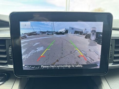 Used 2022 Ford Explorer XLT w/ Equipment Group 202A image 40