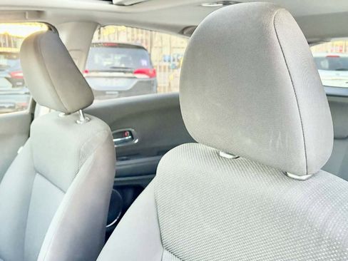 Used 2016 Honda HR-V EX image 10