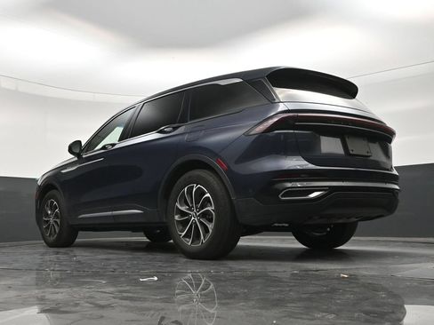 Used 2024 Lincoln Nautilus Premier AWD/4WD image 21