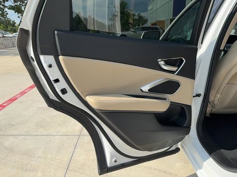 Used 2024 Acura RDX SH-AWD image 16