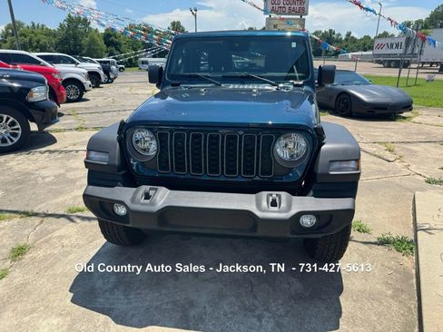 Used 2025 Jeep Wrangler Sport image 4