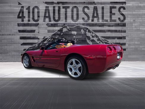 Used 1999 Chevrolet Corvette Convertible w/ Memory Pkg RWD image 8
