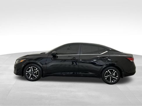Used 2025 Nissan Sentra SV FWD image 2
