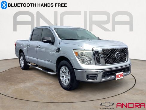 Used 2017 Nissan Titan SV RWD image 1