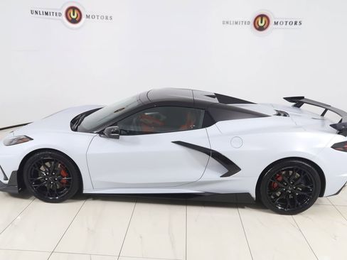 Used 2023 Chevrolet Corvette Stingray Premium Conv w/ Z51 Performance Package RWD image 36