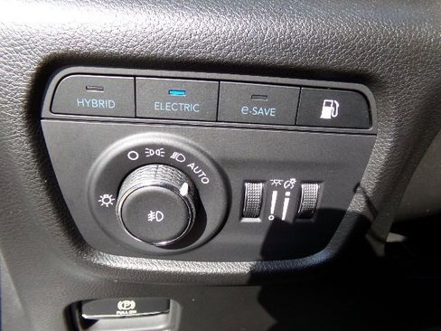 Used 2024 Jeep Grand Cherokee Limited 4xe image 9