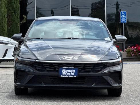 Used 2024 Hyundai Elantra Blue FWD image 9