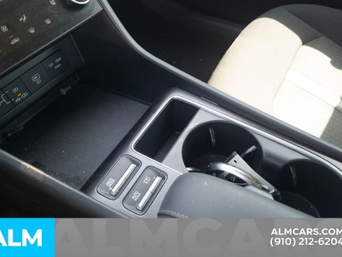 Used 2025 Hyundai Sonata SEL FWD image 11