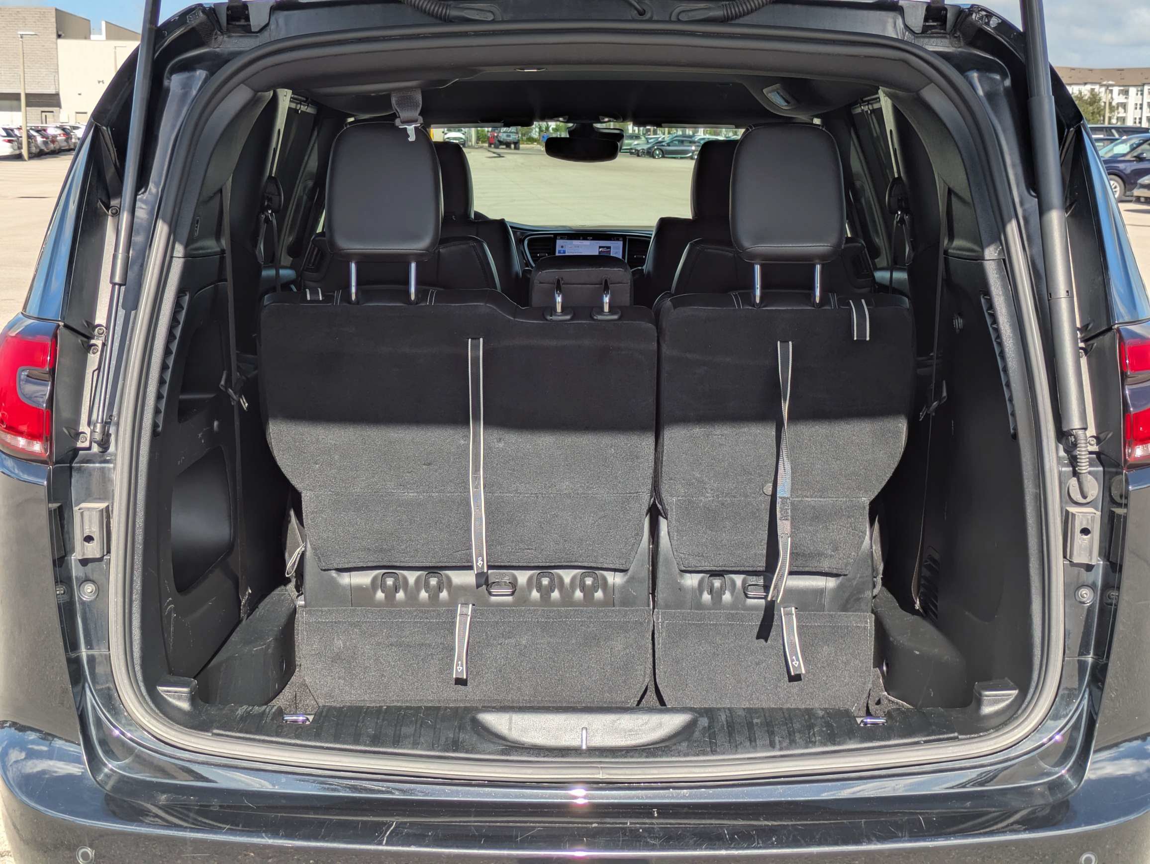 Used 2025 Chrysler Pacifica Select FWD image 13