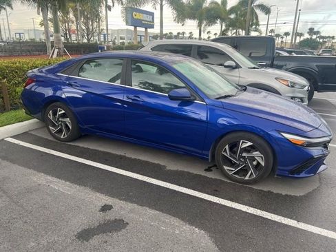 Certified 2024 Hyundai Elantra SEL w/ Convenience Package FWD image 3