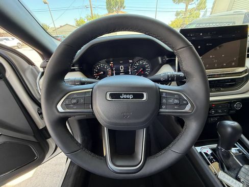 Used 2025 Jeep Compass Limited AWD/4WD image 25