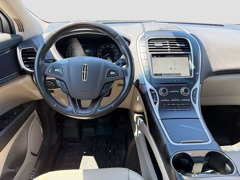 Used 2016 Lincoln MKX Reserve w/ Climate Package AWD/4WD image 25