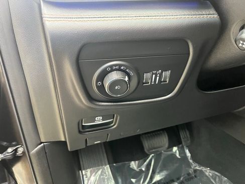 Used 2025 Jeep Grand Cherokee L Summit AWD/4WD image 43