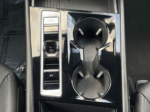 Used 2025 Volkswagen Atlas Cross Sport SE image 37