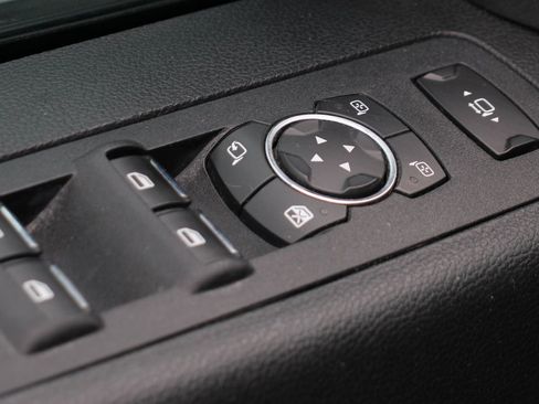 Used 2019 Ford F250 Lariat w/ Chrome Package image 17