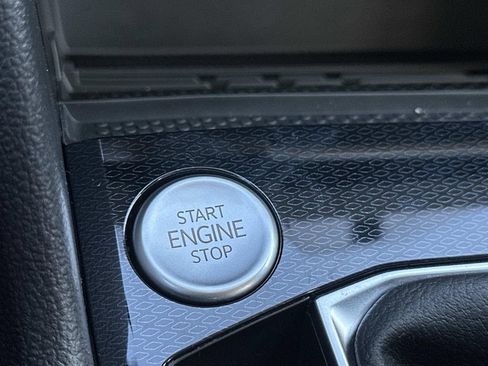 New 2026 Volkswagen Taos SEL image 23