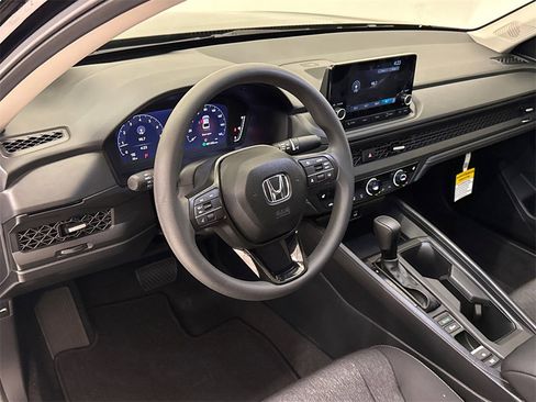 Certified 2025 Honda Accord SE image 19