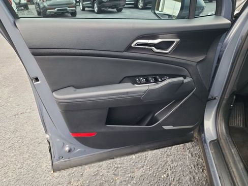 Used 2025 Kia Sportage EX w/ Premium Package image 9