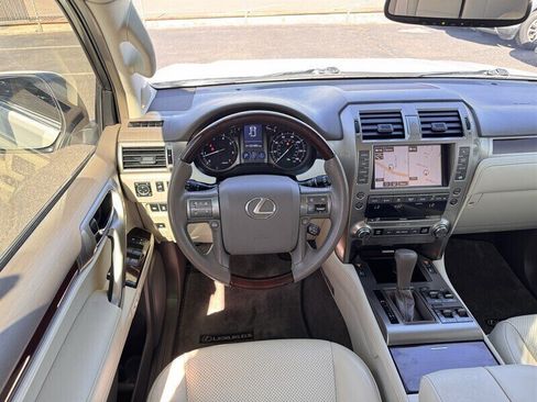 Used 2014 Lexus GX 460 Luxury AWD/4WD image 16