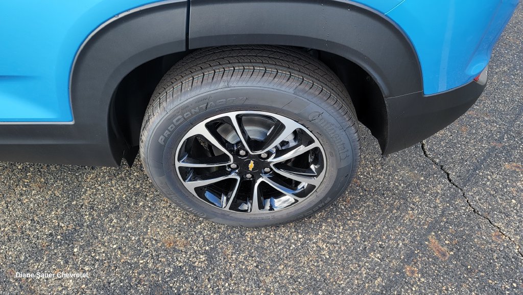 New 2026 Chevrolet TrailBlazer LT w/ LT Cold Weather Package FWD image 8