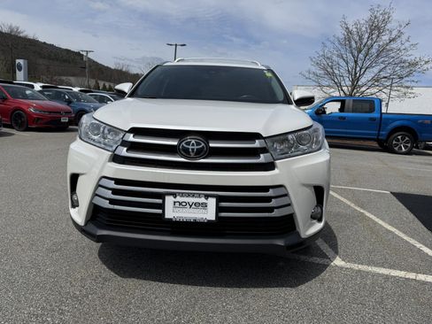 Used 2019 Toyota Highlander XLE image 8