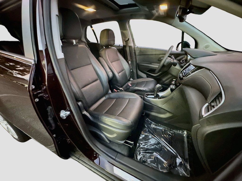 Used 2020 Chevrolet Trax Premier FWD image 25