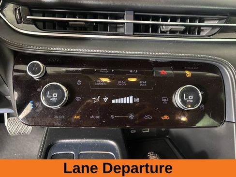 Used 2022 INFINITI QX60 Sensory w/ Vision Package AWD/4WD image 18