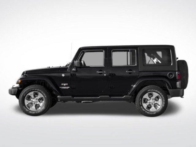 Used 2018 Jeep Wrangler Unlimited Sahara w/ Connectivity Group AWD/4WD image 28