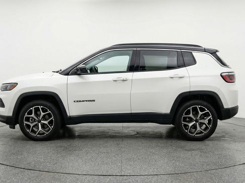Used 2025 Jeep Compass Limited image 5