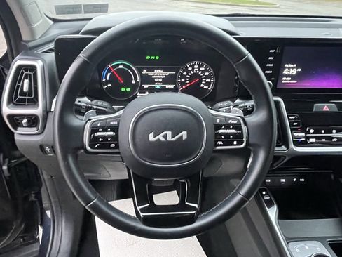 Certified 2023 Kia Sorento EX image 31
