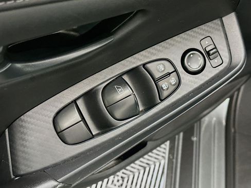 Used 2025 Nissan Sentra S FWD image 15