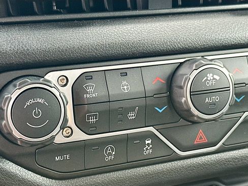 New 2026 Jeep Gladiator Sport AWD/4WD image 24