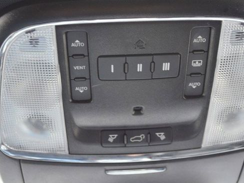 Used 2021 Jeep Grand Cherokee Limited w/ Luxury Group II image 34