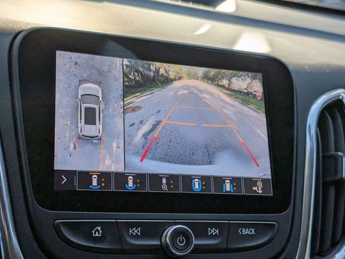 Used 2020 Chevrolet Equinox Premier FWD image 23