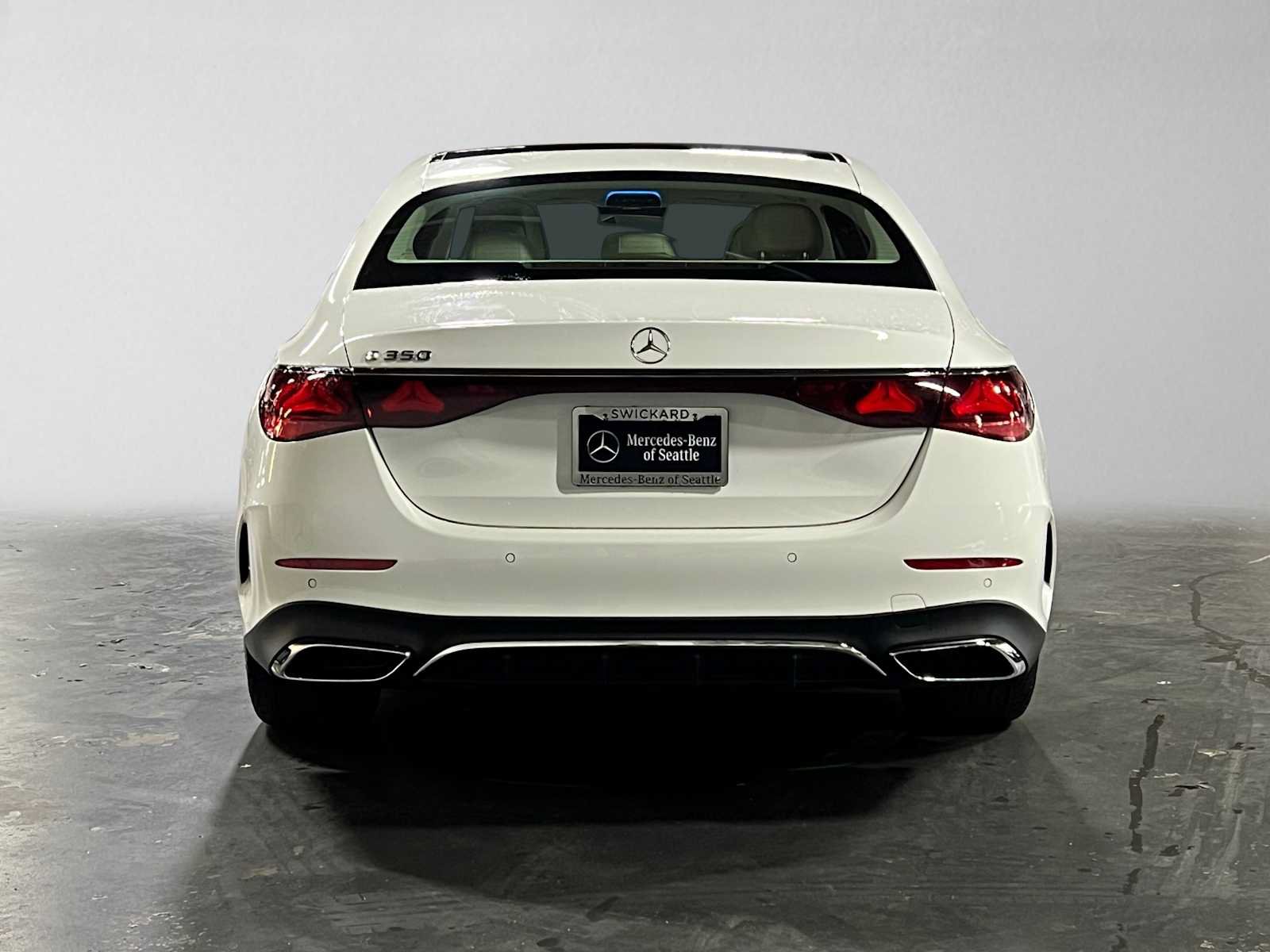 Used 2025 Mercedes-Benz E 350 Sedan image 4