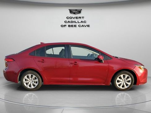 Used 2022 Toyota Corolla LE image 11