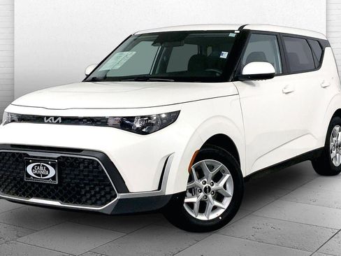 Certified 2025 Kia Soul LX FWD image 12