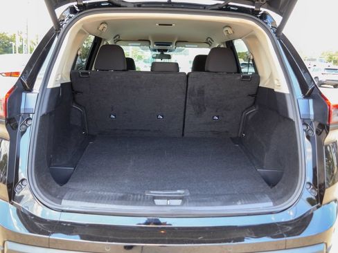 Used 2025 Nissan Rogue SV FWD image 26