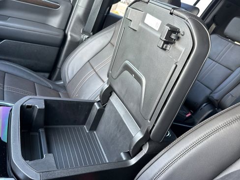 Certified 2025 Chevrolet Suburban High Country image 32