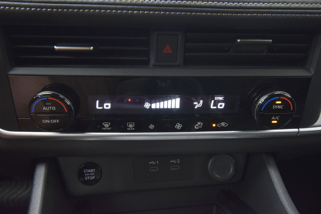Used 2025 Nissan Rogue SV AWD/4WD image 31